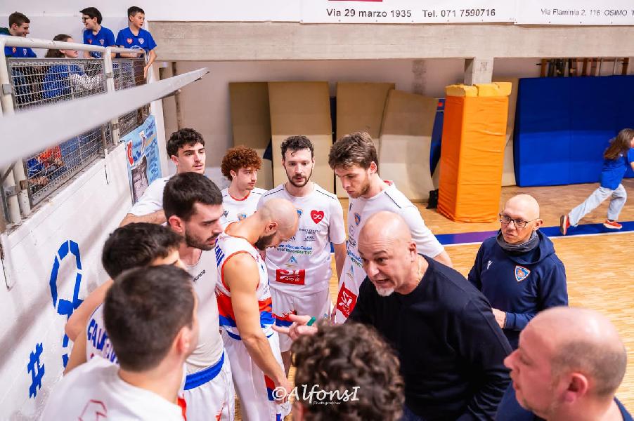 https://www.basketmarche.it/immagini_articoli/01-03-2025/attila-porto-recanati-coach-coen-sara-gara-complicatissima-dire-nostra-dovremo-dare-meglio-600.jpg