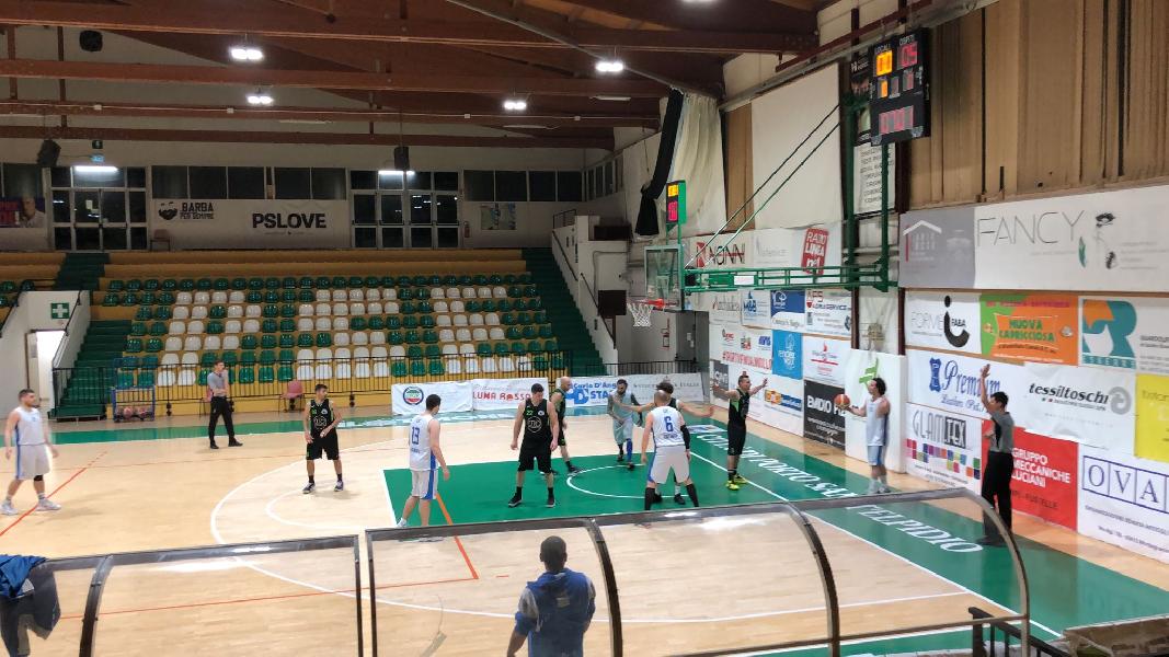 https://www.basketmarche.it/immagini_articoli/01-04-2023/crispino-basket-ferma-corsa-capolista-macerata-600.jpg