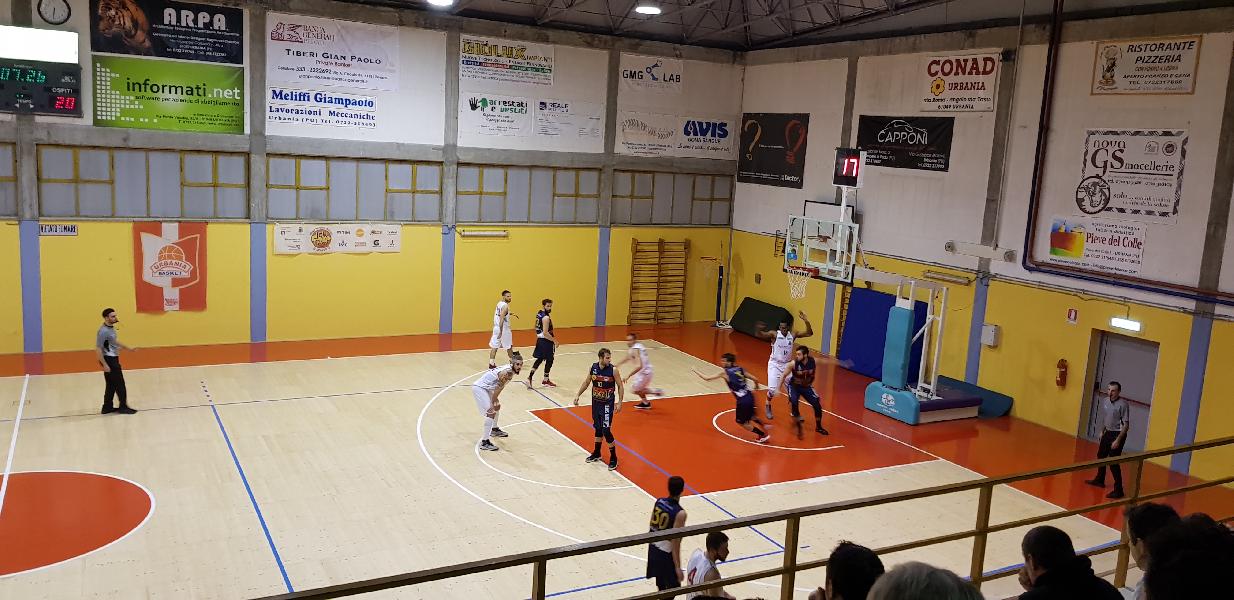 https://www.basketmarche.it/immagini_articoli/01-05-2019/silver-playoff-date-ufficiali-semifinale-pallacanestro-urbania-olimpia-mosciano-600.jpg
