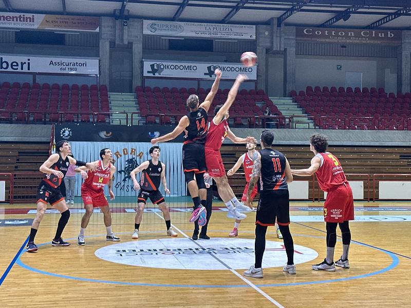 https://www.basketmarche.it/immagini_articoli/01-05-2025/playoff-baskrs-forlimpopoli-conquistano-semifinale-wispone-taurus-jesi-sconfitta-600.jpg