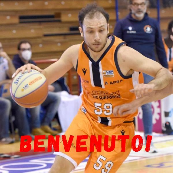 https://www.basketmarche.it/immagini_articoli/01-08-2021/ufficiale-fabio-giampieri-lascia-marche-firma-oleggio-magic-basket-600.jpg