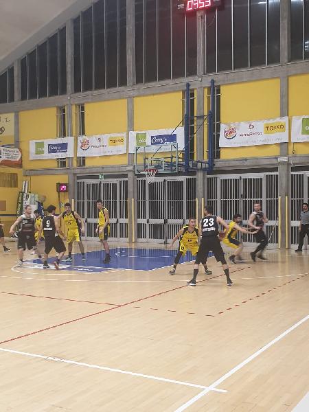 https://www.basketmarche.it/immagini_articoli/02-02-2020/basket-fanum-spunta-dopo-tempo-supplementare-camb-montecchio-600.jpg