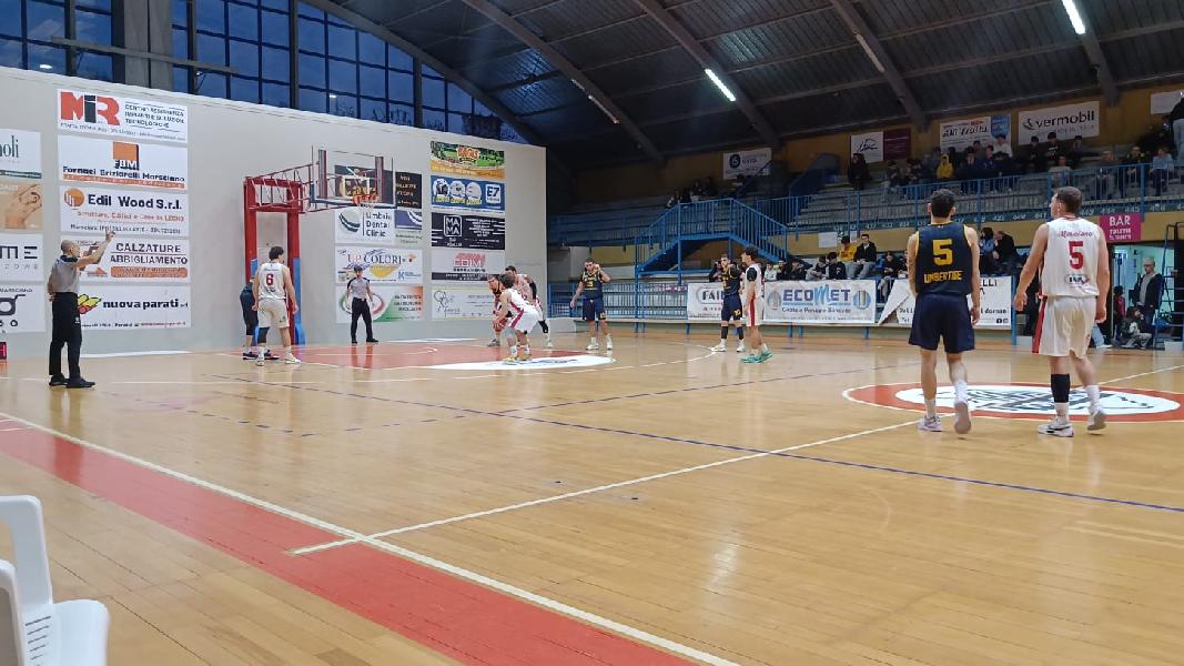 https://www.basketmarche.it/immagini_articoli/02-03-2025/fratta-umbertide-espugna-campo-nestor-marsciano-600.jpg