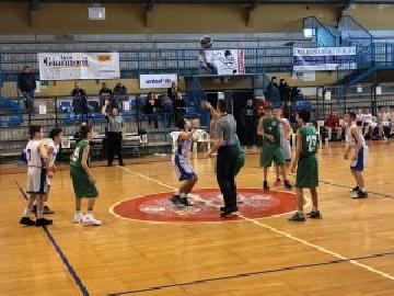 https://www.basketmarche.it/immagini_articoli/02-04-2018/under-13-il-cab-stamura-ancona-vince-il-torneo-dell-amicizia-di-marsciano-270.jpg