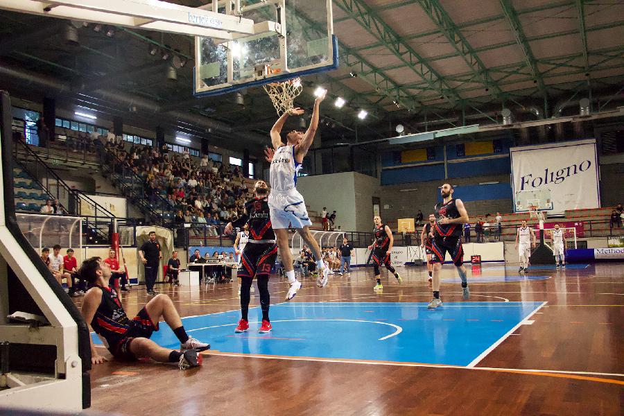 https://www.basketmarche.it/immagini_articoli/02-05-2025/foligno-basket-dimette-presidente-bonifazi-risultati-aspettative-600.jpg
