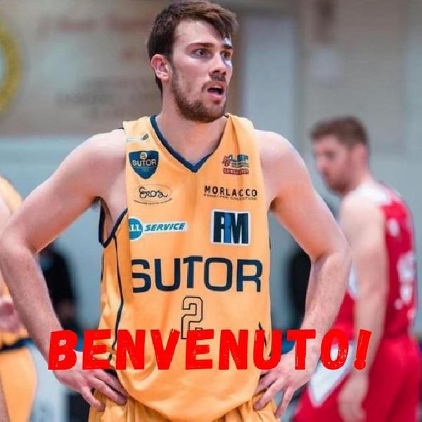 https://www.basketmarche.it/immagini_articoli/02-08-2021/ufficiale-oleggio-magic-basket-firma-sutor-montegranaro-alessandro-riva-600.jpg