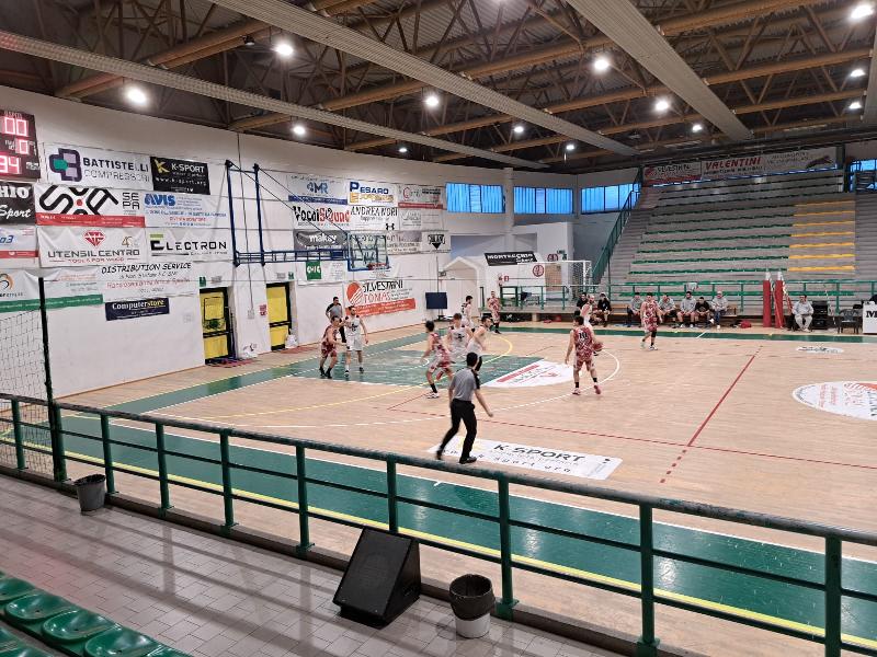 https://www.basketmarche.it/immagini_articoli/03-03-2024/basket-auximum-osimo-espugna-campo-montecchio-sport-600.jpg