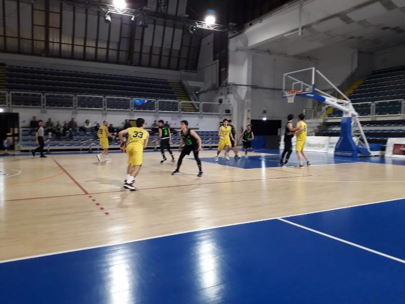 https://www.basketmarche.it/immagini_articoli/03-03-2024/marotta-basket-espugna-campo-pallacanestro-recanati-600.jpg