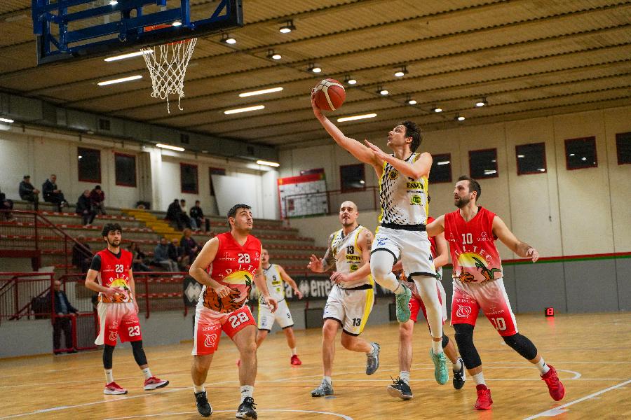 https://www.basketmarche.it/immagini_articoli/03-03-2025/basket-terni-cannara-basket-arriva-vittoria-consecutiva-600.jpg