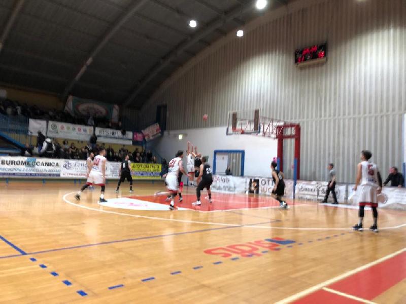 https://www.basketmarche.it/immagini_articoli/03-04-2023/virtus-terni-espugna-campo-nestor-marsciano-600.jpg