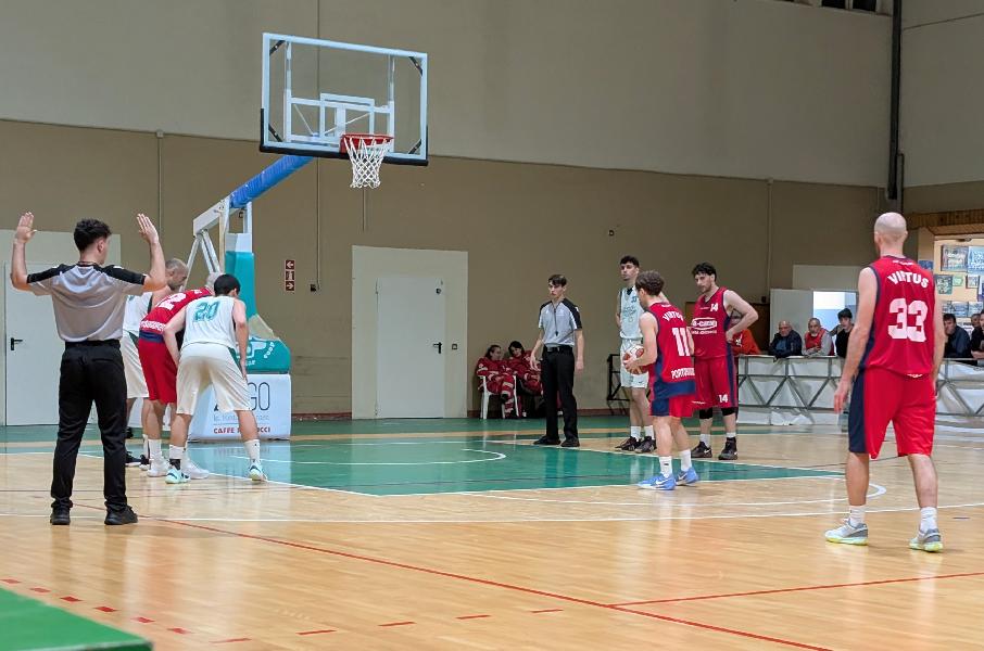 https://www.basketmarche.it/immagini_articoli/03-05-2025/playoff-chem-virtus-psgiorgio-firma-colpo-campo-basket-vadese-600.jpg