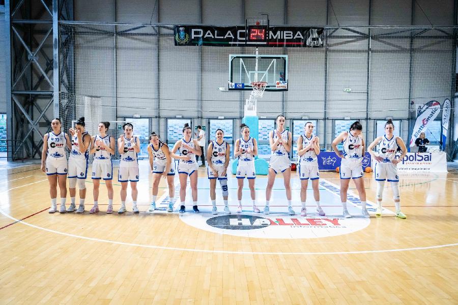 https://www.basketmarche.it/immagini_articoli/03-05-2025/playoff-thunder-matelica-semifinale-costa-masnaga-600.jpg