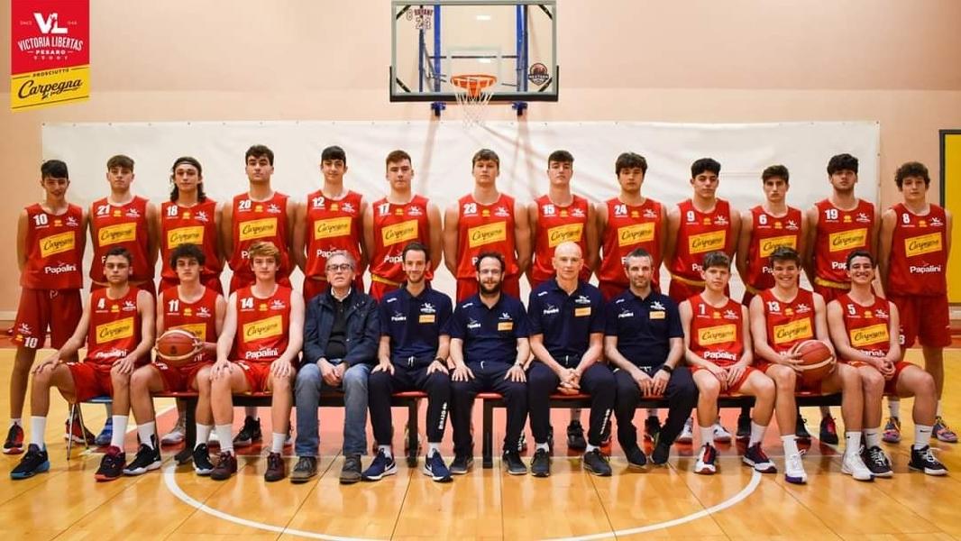 https://www.basketmarche.it/immagini_articoli/03-07-2021/eccellenza-pesaro-ribalta-andata-vince-titolo-interregionale-stamura-600.jpg