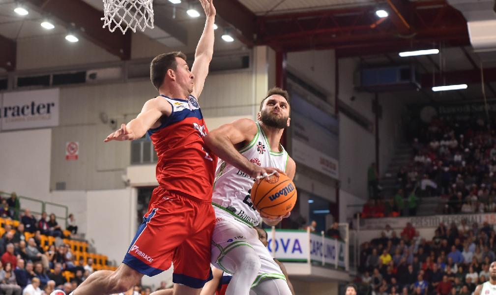 https://www.basketmarche.it/immagini_articoli/03-12-2019/basketball-champions-league-dinamo-sassari-sconfitti-casa-spagnoli-manresa-600.jpg