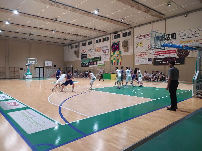 https://www.basketmarche.it/immagini_articoli/03-12-2021/basket-vadese-supera-metauro-basket-academy-resta-imbattuto-600.jpg