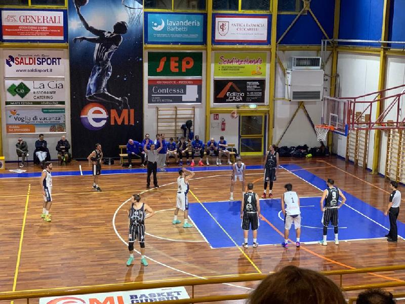 https://www.basketmarche.it/immagini_articoli/03-12-2023/basket-gubbio-conquista-punti-atomika-spoleto-600.jpg