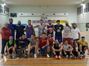 https://www.basketmarche.it/immagini_articoli/04-05-2018/coppa-canestro-di-legno-l-olimpia-pesaro-supera-il-basket-fanum-270.jpg