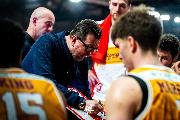 https://www.basketmarche.it/immagini_articoli/04-05-2025/pesaro-coach-leka-polemiche-questi-giorni-quando-fare-gente-seria-riesci-isolarti-120.jpg