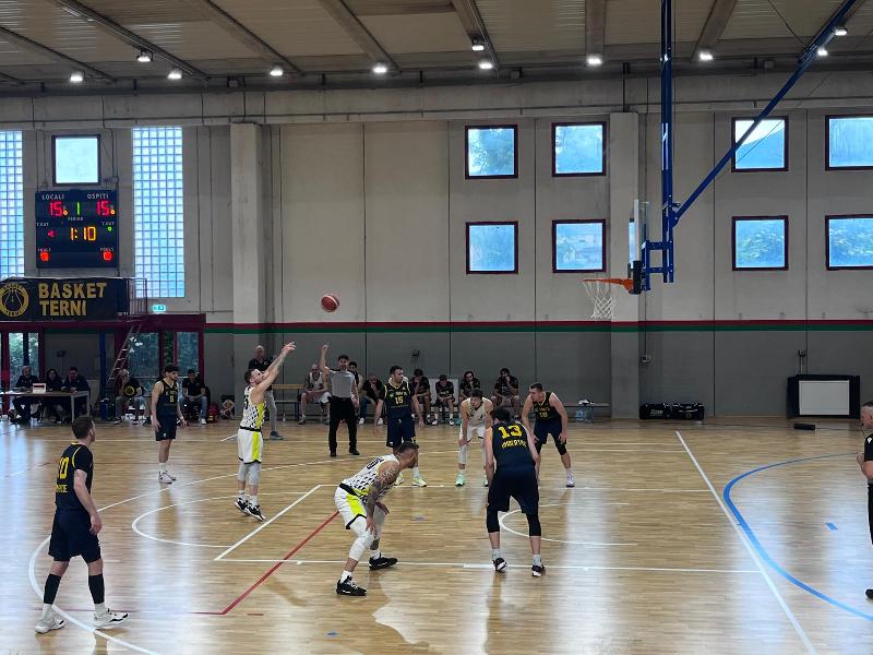 https://www.basketmarche.it/immagini_articoli/04-05-2025/playoff-basket-terni-vince-spareggio-fratta-umbertide-semifinale-600.jpg