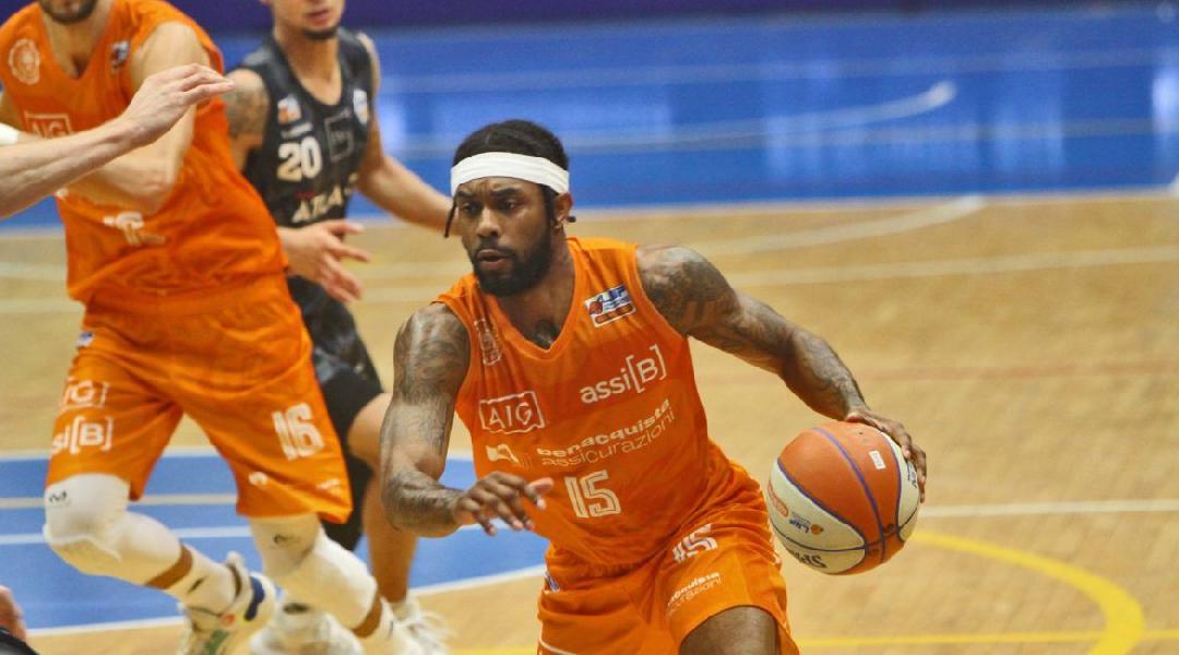 https://www.basketmarche.it/immagini_articoli/04-08-2024/rumors-benedetto-cento-prova-esterno-terry-henderson-600.jpg