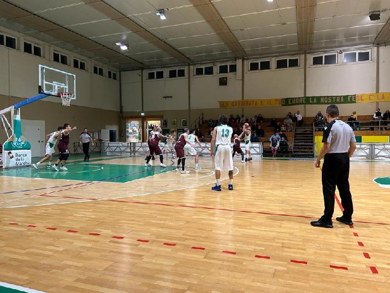 https://www.basketmarche.it/immagini_articoli/04-11-2023/montecchio-sport-espugna-campo-basket-vadese-rompe-ghiaccio-600.jpg
