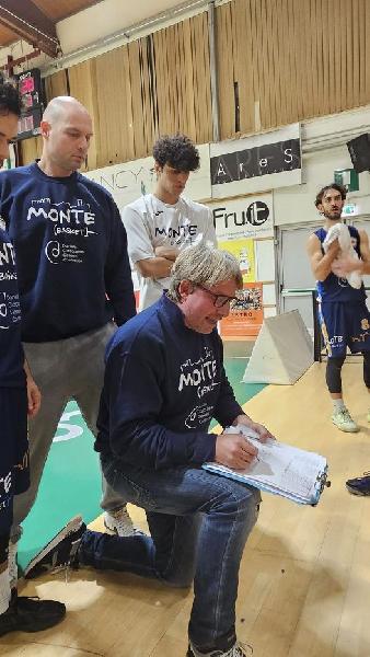 https://www.basketmarche.it/immagini_articoli/04-12-2023/montemarciano-coach-luconi-sono-contento-perch-abbiamo-giocato-gara-solida-600.jpg