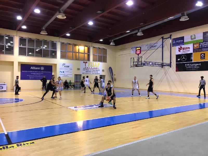 https://www.basketmarche.it/immagini_articoli/05-04-2022/picchio-civitanova-vince-derby-campo-civitabasket-2017-600.jpg