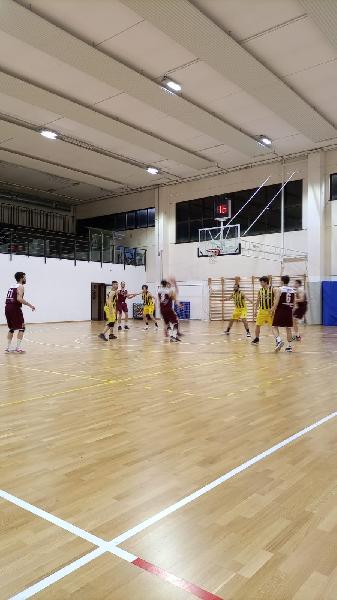 https://www.basketmarche.it/immagini_articoli/05-05-2022/playout-montecchio-sport-espugna-nettamente-fermo-conquista-salvezza-600.jpg