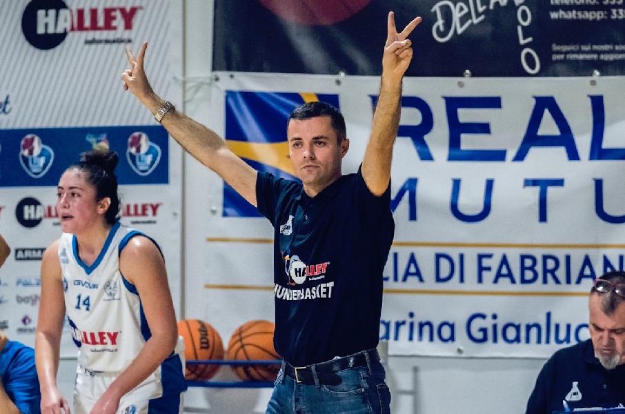 https://www.basketmarche.it/immagini_articoli/05-06-2023/ufficiale-separano-strade-thunder-matelica-coach-orazio-cutugno-600.jpg