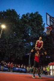 https://www.basketmarche.it/immagini_articoli/05-07-2018/summer-league-senigallia-venerdì-6-luglio-è-l-ora-dello-spettacolare-dunk-show-270.jpg