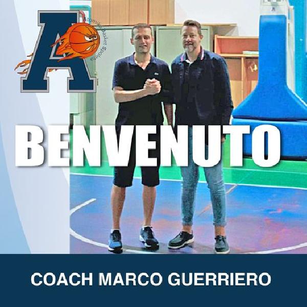 https://www.basketmarche.it/immagini_articoli/05-08-2023/ufficiale-marco-guerriero-allenatore-atomika-spoleto-600.jpg