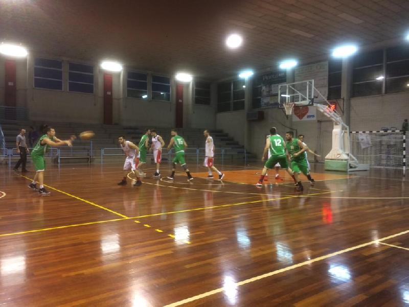 https://www.basketmarche.it/immagini_articoli/06-04-2019/playoff-leone-ricci-chiaravalle-supera-pallacanestro-calcinelli-600.jpg