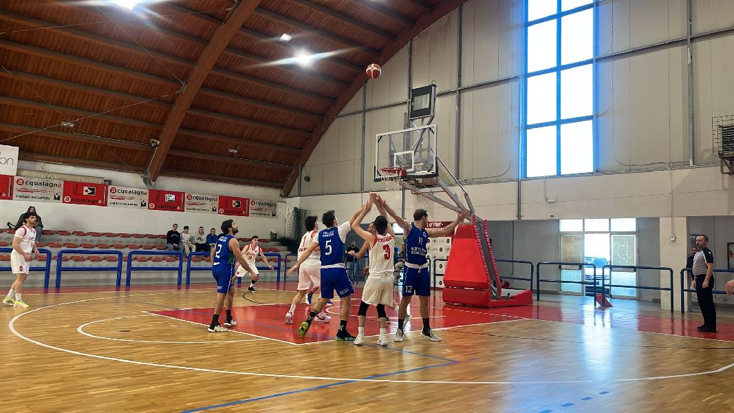 https://www.basketmarche.it/immagini_articoli/06-04-2025/pallacanestro-acqualagna-prende-punti-metauro-basket-academy-600.jpg