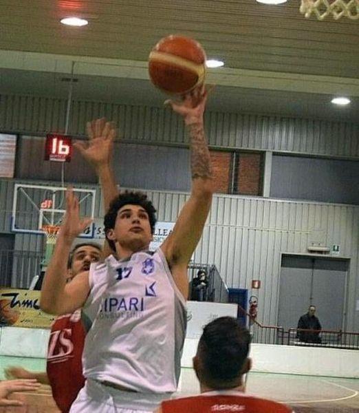 https://www.basketmarche.it/immagini_articoli/06-08-2021/sunshine-vieste-ferma-ufficiale-arrivo-forte-federico-manfr-600.jpg