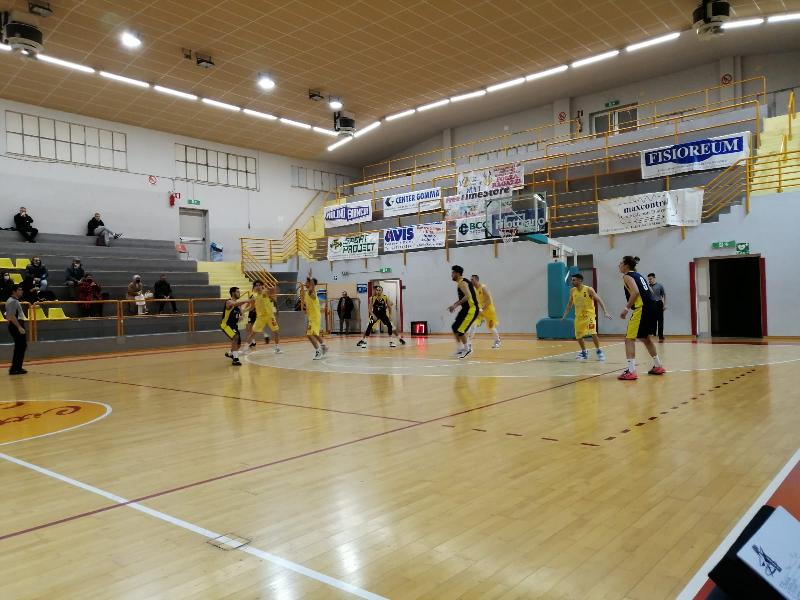 https://www.basketmarche.it/immagini_articoli/07-03-2022/pallacanestro-recanati-ritrova-vittoria-loreto-pesaro-600.jpg