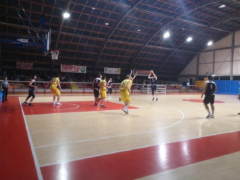 https://www.basketmarche.it/immagini_articoli/07-04-2019/regionale-ritorno-loreto-basket-giovane-acqualagna-castelfidardo-playoff-600.jpg