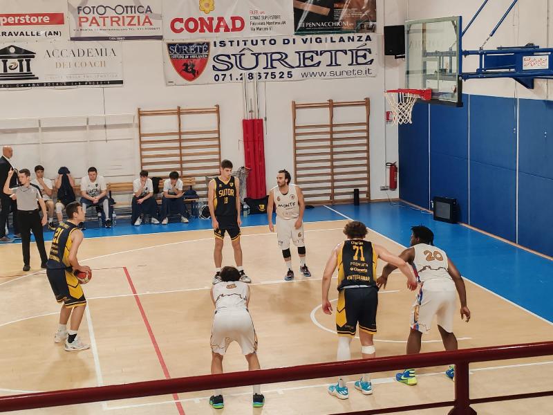 https://www.basketmarche.it/immagini_articoli/07-04-2024/sutor-montegranaro-espugna-montemarciano-avvicina-playoff-600.jpg