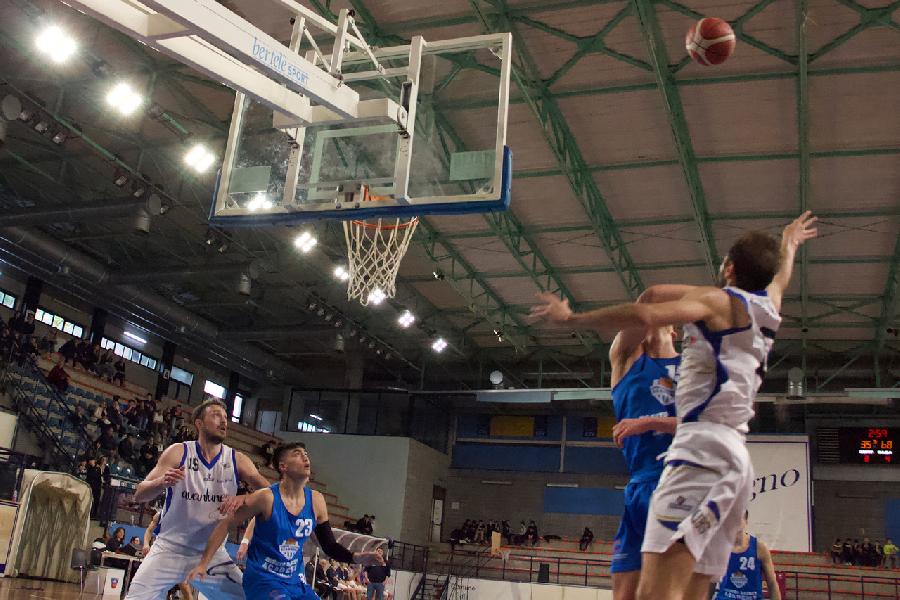 https://www.basketmarche.it/immagini_articoli/07-04-2025/foligno-basket-coach-bruno-borioni-diaz-obiettivo-recuperali-pieno-vista-playoff-600.jpg