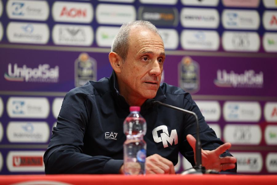 https://www.basketmarche.it/immagini_articoli/07-04-2025/olimpia-milano-coach-messina-siamo-dispiaciuti-preoccupati-600.jpg