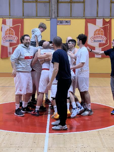 https://www.basketmarche.it/immagini_articoli/07-06-2023/pallacanestro-urbania-coach-borsella-partita-dopo-partita-abbiamo-preso-coscienza-fine-siamo-stati-premiati-600.jpg