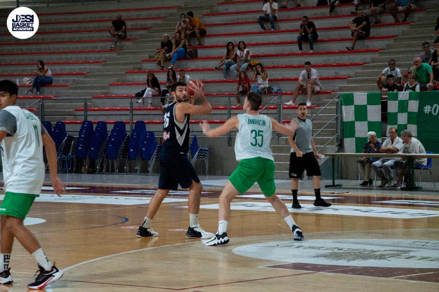 https://www.basketmarche.it/immagini_articoli/07-09-2022/campetto-ancona-seconda-amichevole-basket-jesi-academy-600.jpg