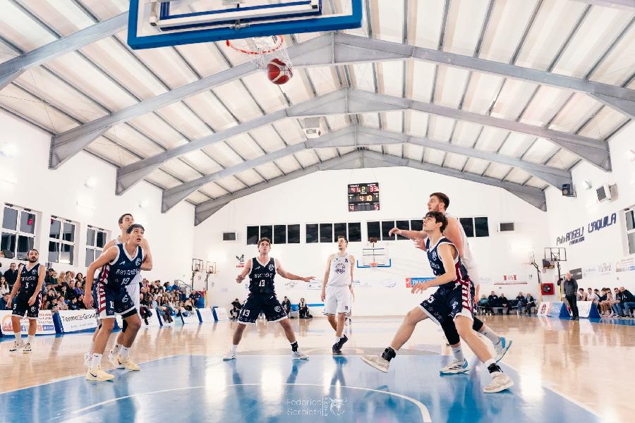 https://www.basketmarche.it/immagini_articoli/08-03-2025/basket-aquilano-prova-fare-sgambetto-capolista-vigor-matelica-600.jpg