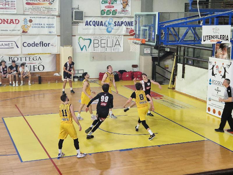 https://www.basketmarche.it/immagini_articoli/08-03-2025/uisp-palazzetto-perugia-spunta-dopo-supplementare-campo-fratta-umbertide-600.jpg
