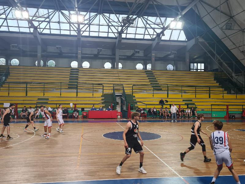 https://www.basketmarche.it/immagini_articoli/08-05-2022/playout-sambenedettese-basket-prima-sfida-falconara-basket-600.jpg