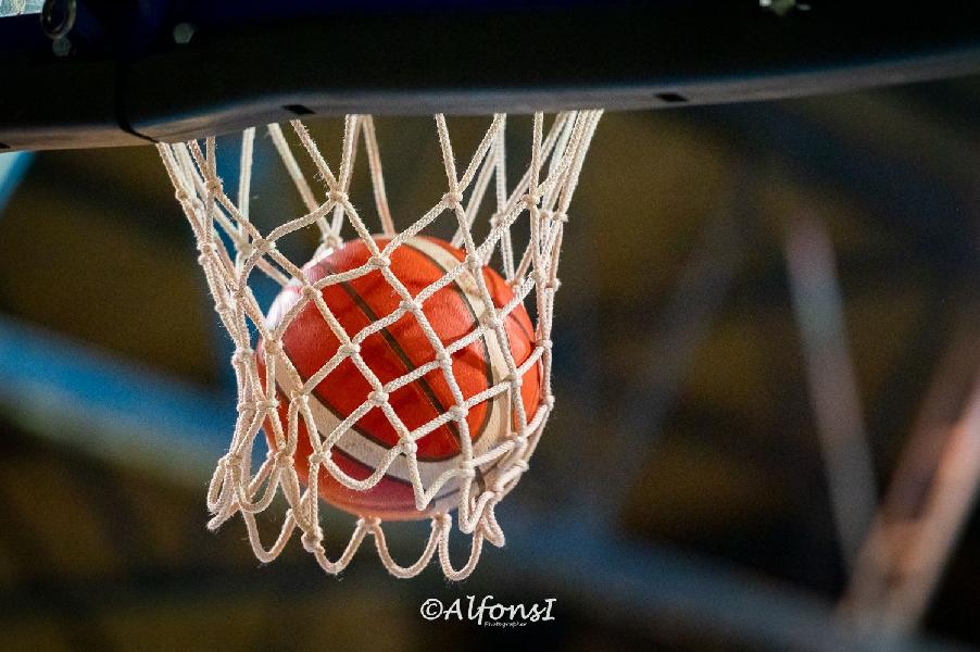 https://www.basketmarche.it/immagini_articoli/08-05-2024/playoff-calendario-ufficiale-quarti-finale-girone-600.jpg