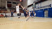 https://www.basketmarche.it/immagini_articoli/08-05-2024/playoff-pallacanestro-recanati-espugna-montemarciano-vola-finale-120.jpg