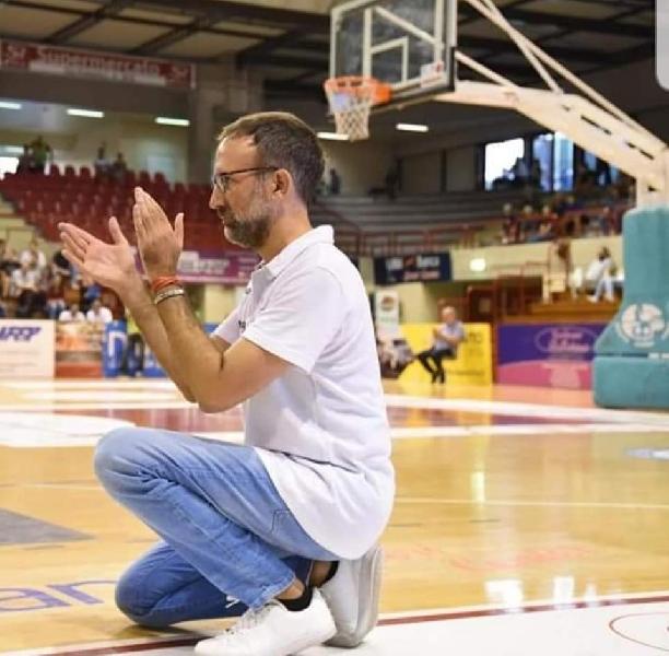 https://www.basketmarche.it/immagini_articoli/08-08-2022/ufficiale-coach-alessandro-valli-allenatore-montemarciano-chiaravalle-600.jpg