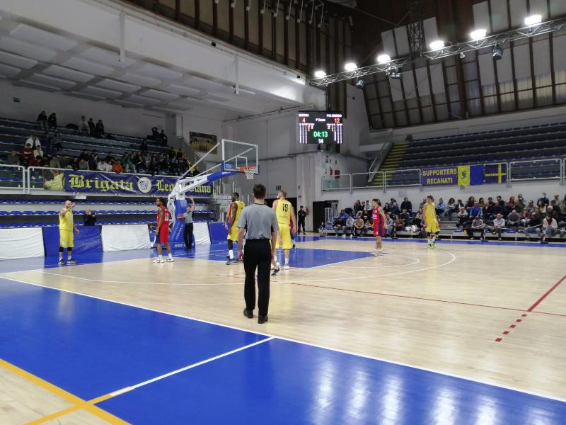 https://www.basketmarche.it/immagini_articoli/08-12-2022/pallacanestro-recanati-rimonta-batte-chem-virtus-psgiorgio-600.jpg