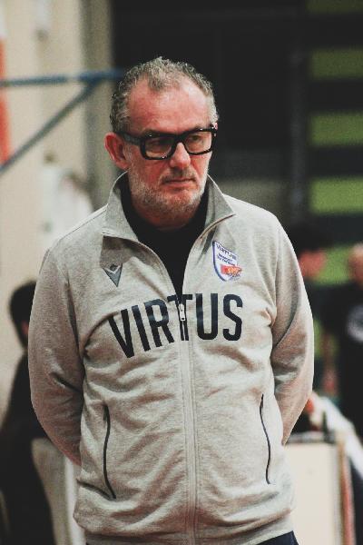 https://www.basketmarche.it/immagini_articoli/09-04-2025/virtus-civitanova-coach-domizioli-classifica-cambiato-niente-lottare-salvezza-diretta-600.jpg