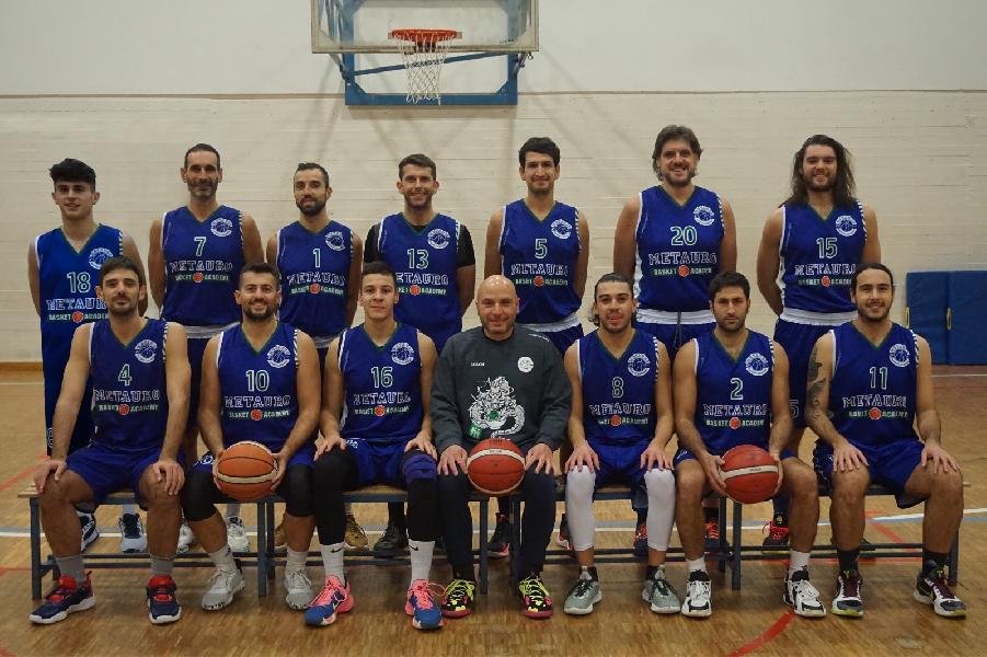 https://www.basketmarche.it/immagini_articoli/09-05-2023/playoff-metauro-basket-academy-espugna-rimonta-campo-vuelle-pesaro-600.jpg